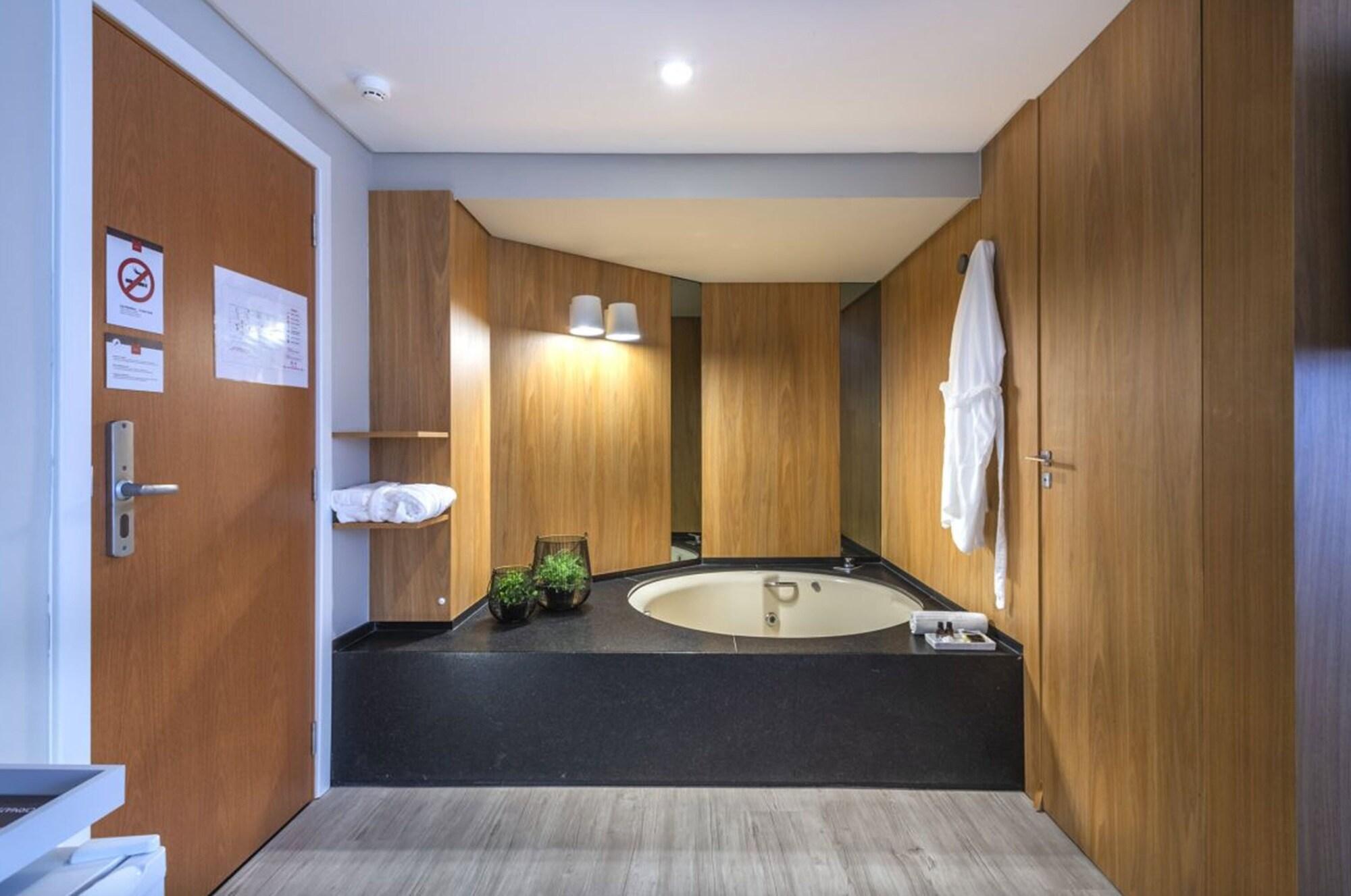 Hotel Melo Balneário Camboriú Екстериор снимка